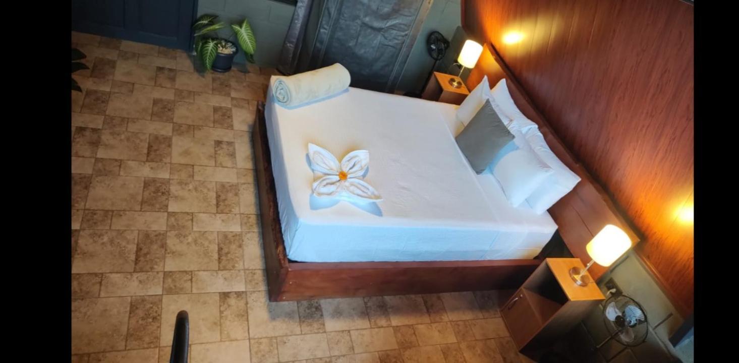 Yarumo Lodge, Rio Celeste Black Chalets Bijagua Luaran gambar