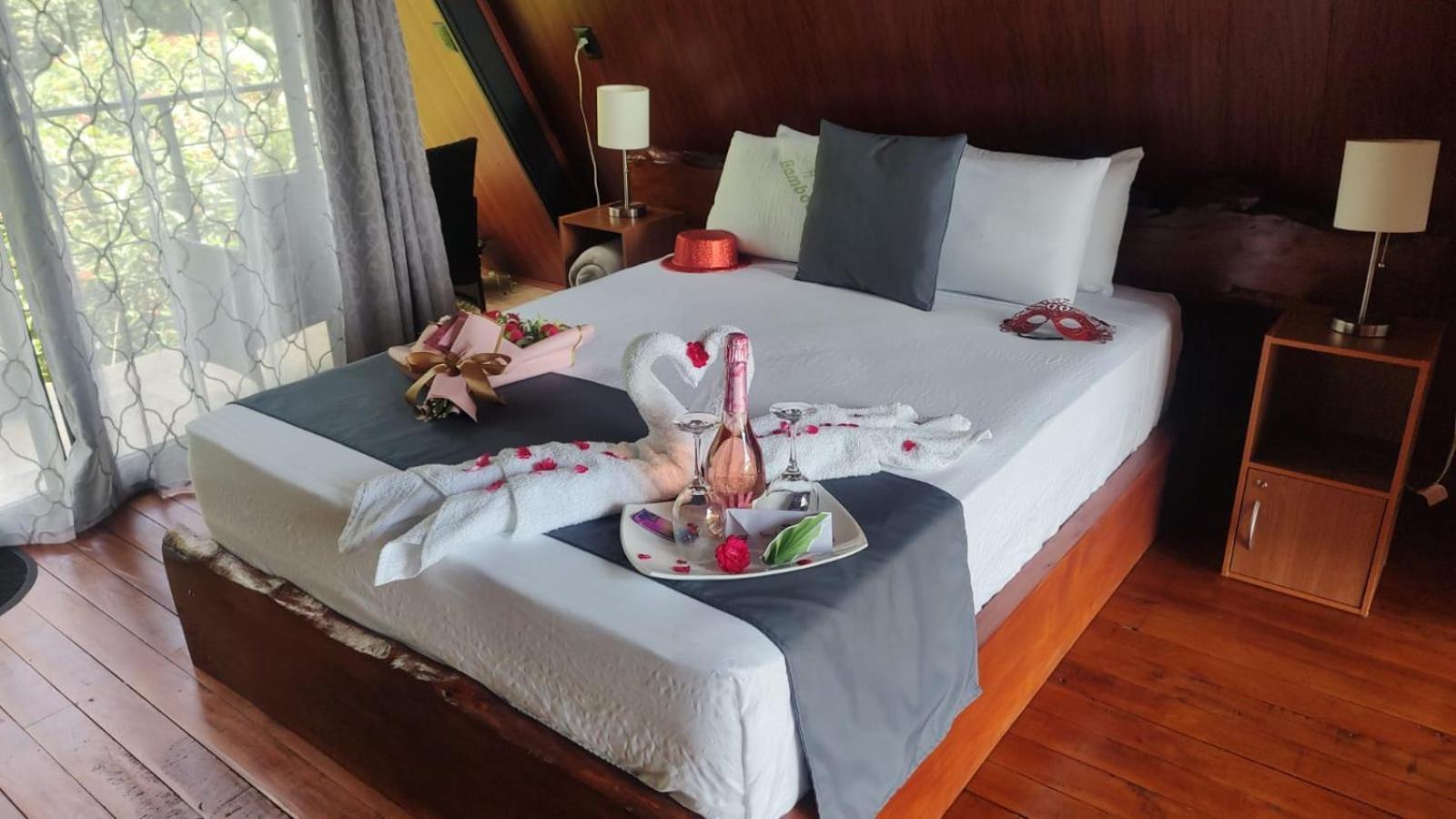 Yarumo Lodge, Rio Celeste Black Chalets Bijagua Luaran gambar