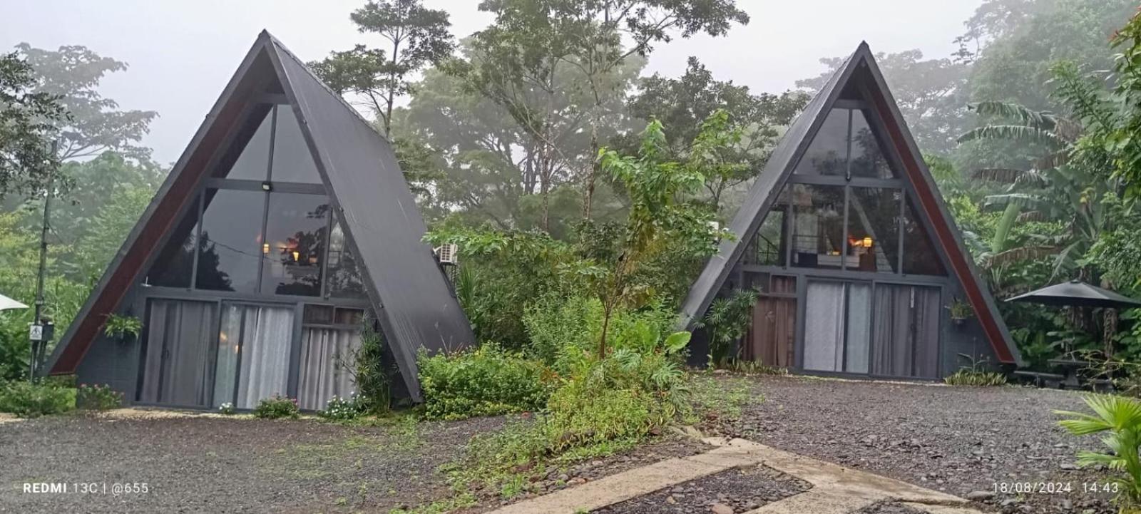 Yarumo Lodge, Rio Celeste Black Chalets Bijagua Luaran gambar